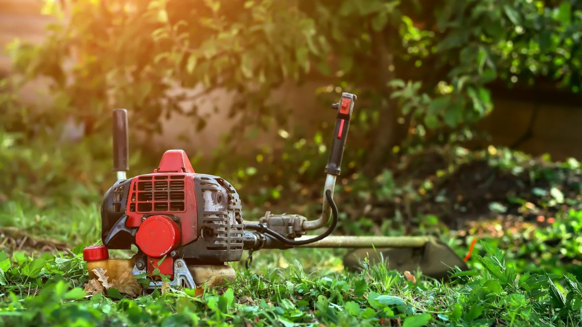 Ontdek de kracht van een bosmaaier bij Van Blitterswijk, experts in tuin- en parkmachines