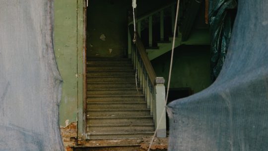 Traprenovatie in Rotterdam en trap bekleden in Den Haag: transformeer je interieur met stijl en vakmanschap